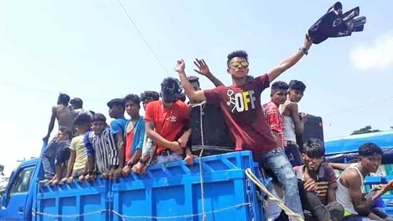 লক্ষ্মীপুরে পর্যটন কেন্দ্রগুলোতে মানুষের ঢল
