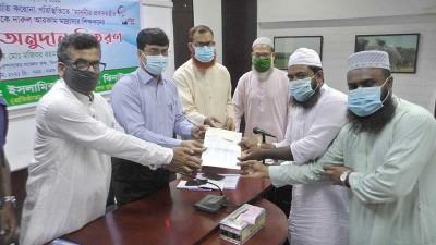 ঝিনাইদহে মাদ্রাসাশিক্ষকরা পেলেন প্রধানমন্ত্রীর অনুদান