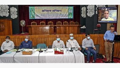বারিতে পোকামাকড় ও রোগবালাই ব্যবস্থাপনায় প্রশিক্ষণ
