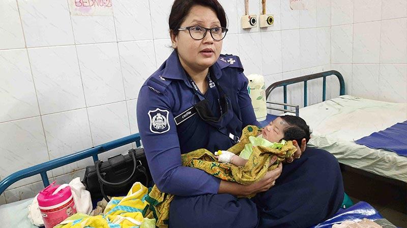 বাগেরহাটে চায়ের দোকান থেকে নবজাতক উদ্ধার