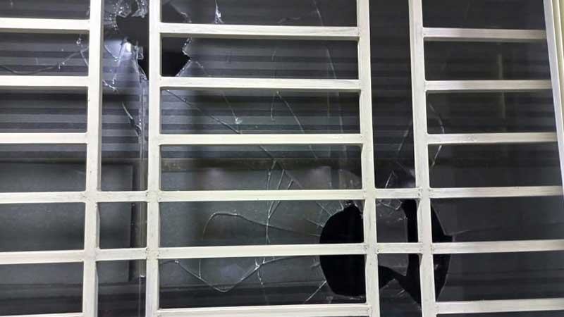 দোহারে সাপ্তাহিক প্রিয় বাংলা কার্যালয়ে দুর্বৃত্তের হামলা