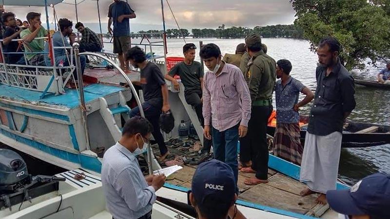 টাঙ্গুয়ার হাওরে পর্যটকবাহী দুই নৌকাকে জরিমানা