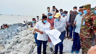 সিরাজগঞ্জ শহর রক্ষাবাঁধ ধসে দায়ী নকশা ও নির্মাণ ত্রুটি —পানিসম্পদ সচিব