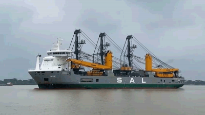 মোংলা বন্দরে পৌঁছেছে অত্যাধুনিক হারবার ক্রেন