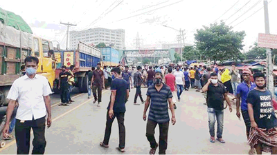 বেতনের দাবিতে কাঁচপুরে গার্মেন্টস শ্রমিকদের বিক্ষোভ