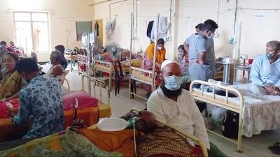 সংকট ও অব্যবস্থাপনায় দুর্ভোগে রোগীরা, মিলছে না ওষুধ