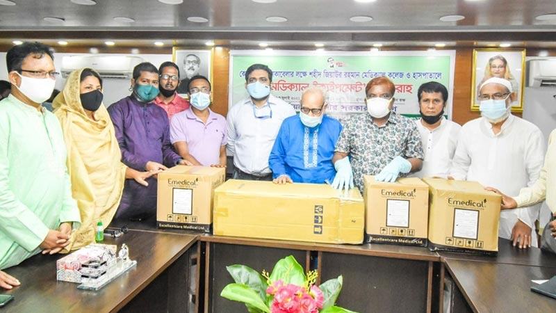 হাসপাতালে ন্যাজাল ক্যানুলাসহ মেডিকেল সরঞ্জাম হস্তান্তর
