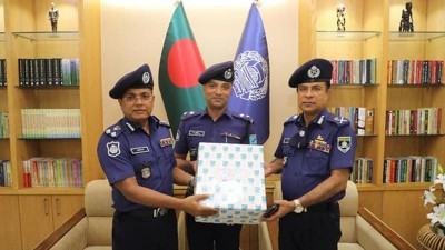 ঢাকা রেঞ্জে সেরা নরসিংদী পুলিশ সুপার আশরাফুল আজীম