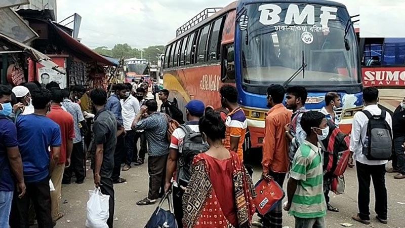 বরিশালে ৩ ঘণ্টা বন্ধ থাকার পর বাস চলাচল শুরু