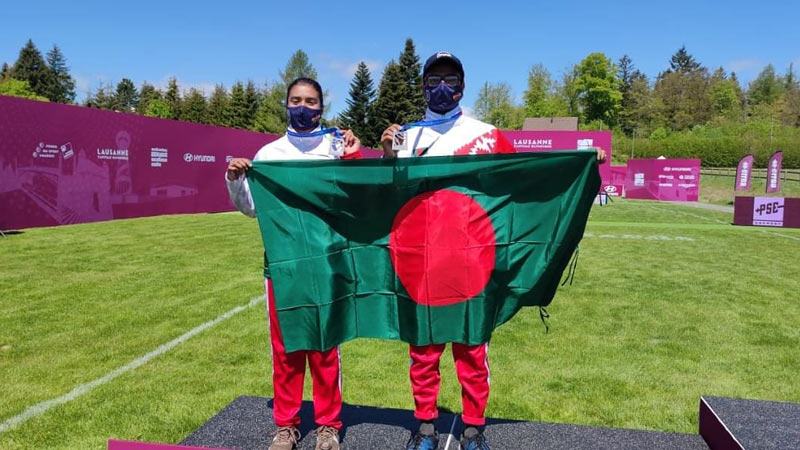 আলো ছড়ালেন রোমান ও দিয়া