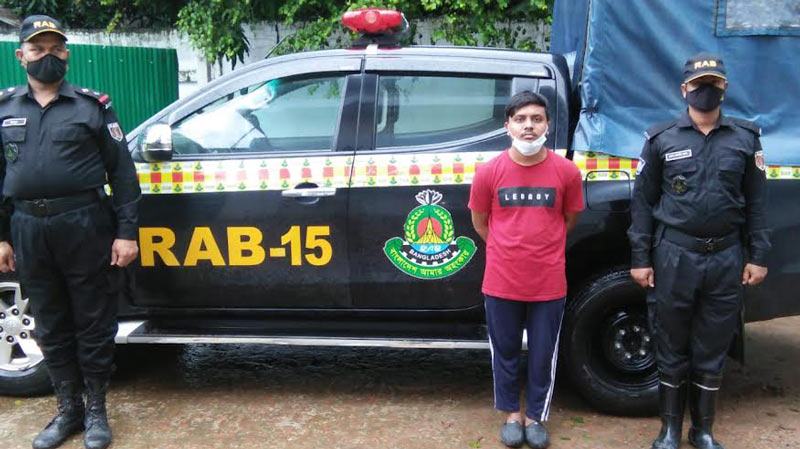 কক্সবাজারে ৫৬টি পাসপোর্ট, নগদ টাকাসহ যুবক আটক