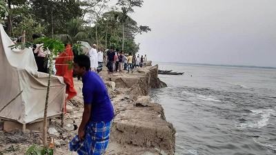 নদীভাঙনে দিশেহারা বরিশালের ৬ উপজেলার মানুষ