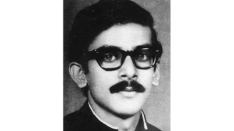কোথায় লুকোই নিজেকে?