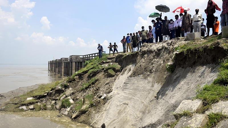 ধুনটে বন্যা নিয়ন্ত্রণ বাঁধের স্পার ধস