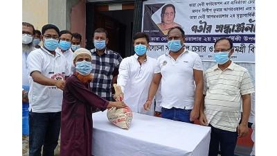 চুয়াডাঙ্গায় তারা দেবী ফাউন্ডেশনের খাদ্যসামগ্রী বিতরণ