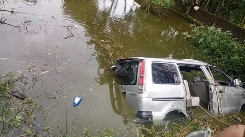 চকরিয়ায় মাইক্রোবাস উল্টে নিহত ৭ জন