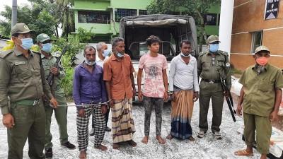 সুন্দরবনে হরিণ শিকারের ফাঁদসহ চার শিকারি আটক