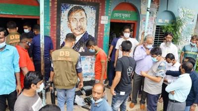 যশোরে বিএনপি কার্যালয়ে হামলা আহত ১০