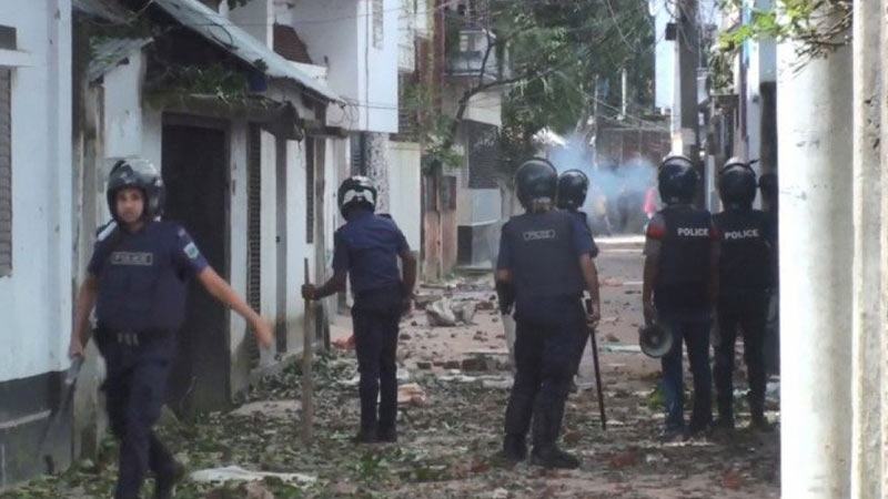 সিরাজগঞ্জে ব্যবসাপ্রতিষ্ঠানে ভাংচুর পেট্রল বোমা নিক্ষেপ