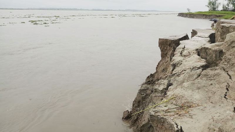আতঙ্কে দিন কাটছে ৩ শতাধিক পরিবারের