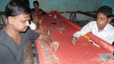চট্টগ্রামে কারচুপি ও জারদৌসি শিল্পে বিপর্যয়