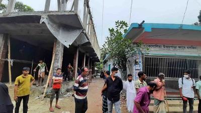 বাগেরহাটে সরকারি রাস্তায় ভবন নির্মাণের অভিযোগ