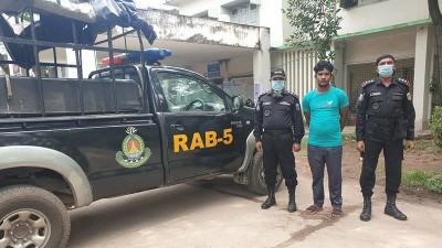 জয়পুরহাটে সাজাপ্রাপ্ত পলাতক আসামি গ্রেফতার