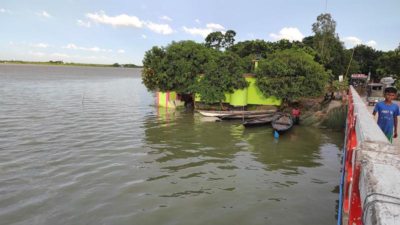 ফরিদপুরে পদ্মার পানি কমেছে ১০ সেন্টিমিটার