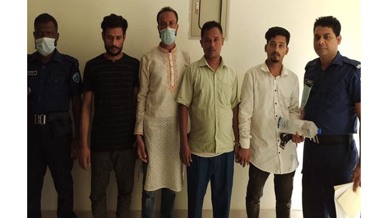 নোয়াখালীতে প্রকাশ্যে গোলাগুলির ঘটনায় গ্রেফতার ৪