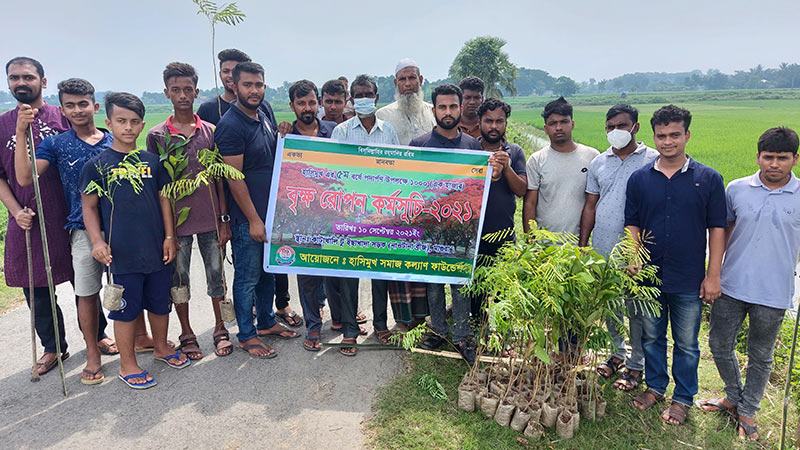 মাগুরায় এক হাজার কৃষ্ণচূড়া গাছের চারা রোপণ
