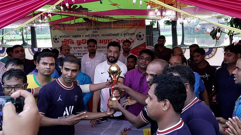 হিলি স্থল শুল্ক স্টেশনের উদ্যোগে ফুটবল টুর্নামেন্ট