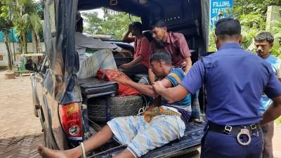 মাইক্রোবাসে বিস্ফোরণ নোয়াখালীতে ৪ পুলিশ সদস্য আহত