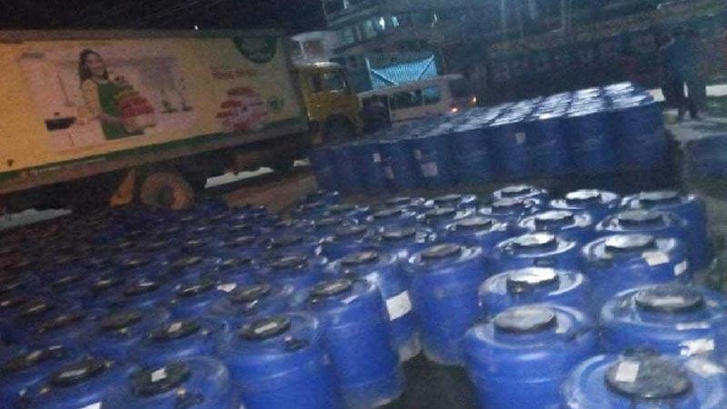 বেনাপোল বন্দরে ১ কোটি ২০ লাখ টাকার কেমিক্যাল আটক