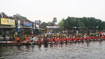 মুজিববর্ষ উপলক্ষে পাবনায় রুচি’র আয়োজনে নৌকা বাইচ প্রতিযোগিতা