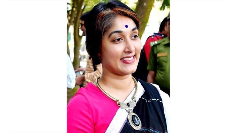 প্রশাসনিক দায়িত্ব ছাড়লেন শিক্ষক ফারহানা