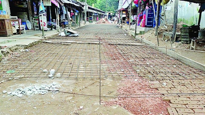 বান্দরবানে সড়ক নির্মাণে অনিয়মের অভিযোগ