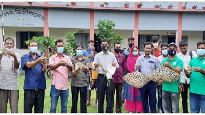 নাটোরে নতুন জীবন পেল ১৫টি বক