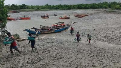 দাদনে পিষ্ট মিরসরাইয়ের শতাধিক জেলে