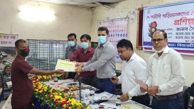 টাঙ্গাইলে গাড়িচালকদের দক্ষতা বৃদ্ধিতে প্রশিক্ষণ