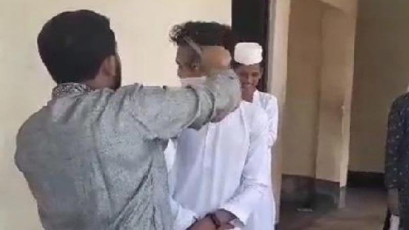 এবার রায়পুরে মাদ্রাসার ছয় শিক্ষার্থীর চুল কাটলেন শিক্ষক