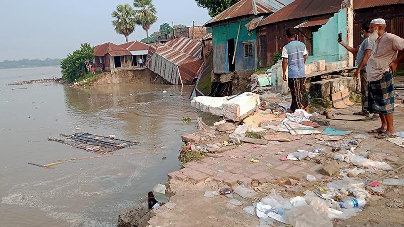 কাশিয়ানীতে হঠাৎ মধুমতী নদীর ভাঙন, ৩০ দোকান বিলীন