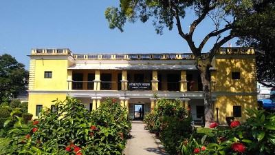 সিরাজগঞ্জে রবীন্দ্র কাছারিবাড়ি পরিদর্শন করলেন পর্যটনমন্ত্রী