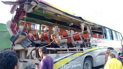 ময়মনসিংহে সড়ক দুর্ঘটনায় নিহত ৬