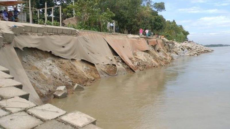 কাজিপুরে যমুনার তীর সংরক্ষণ বাঁধে ধস