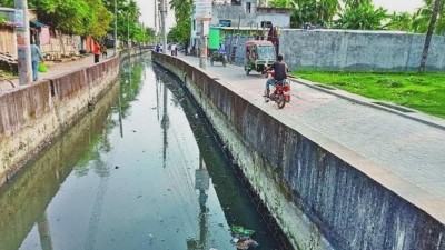 ড্রেনেজ সমস্যায় নাকাল খুলনা শহরের বাসিন্দারা