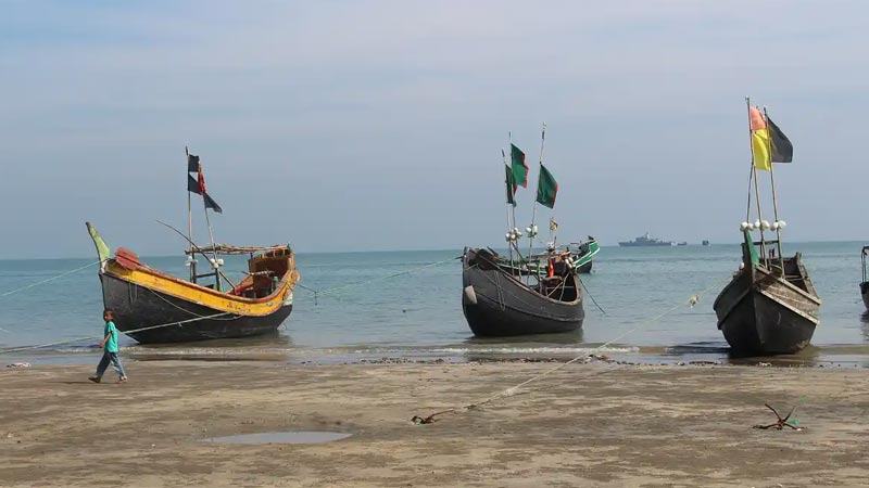 সেন্ট মার্টিনে আটকে পড়া পর্যটকরা ফিরেছেন