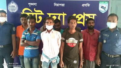হিলিতে নেশার সরঞ্জামসহ আটক ৮, তিনমাসের দণ্ড