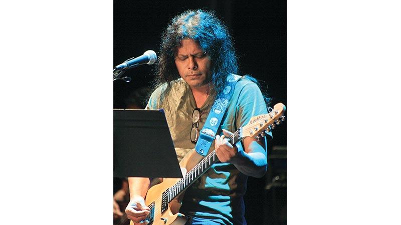 কনসার্টে ফিরছেন জেমস