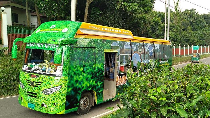 মৌলভীবাজারের পর্যটন খাতে সাড়া ফেলেছে ট্যুরিস্ট বাস