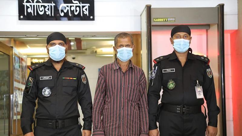 অক্সিজেন মাস্ক খুলে নেয়ার কথা স্বীকার গ্রেফতারকৃত ওয়ার্ডবয়ের
